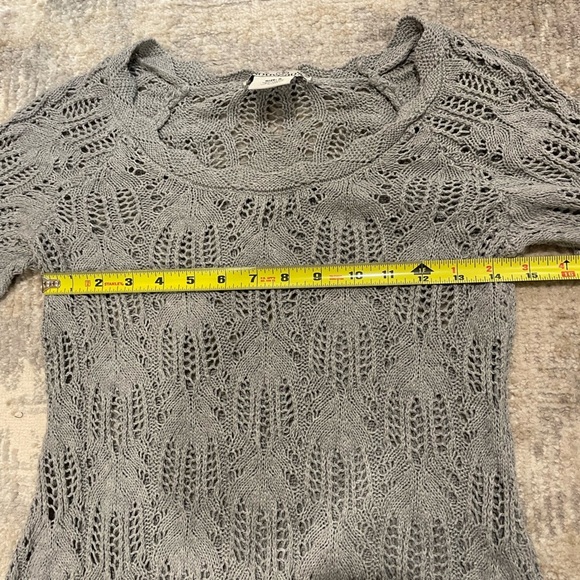 Nouveaux Gray Crochet Cotton Sweater With Bell 3/4 Sleeve Size Small Boho Hippie - Picture 9 of 11